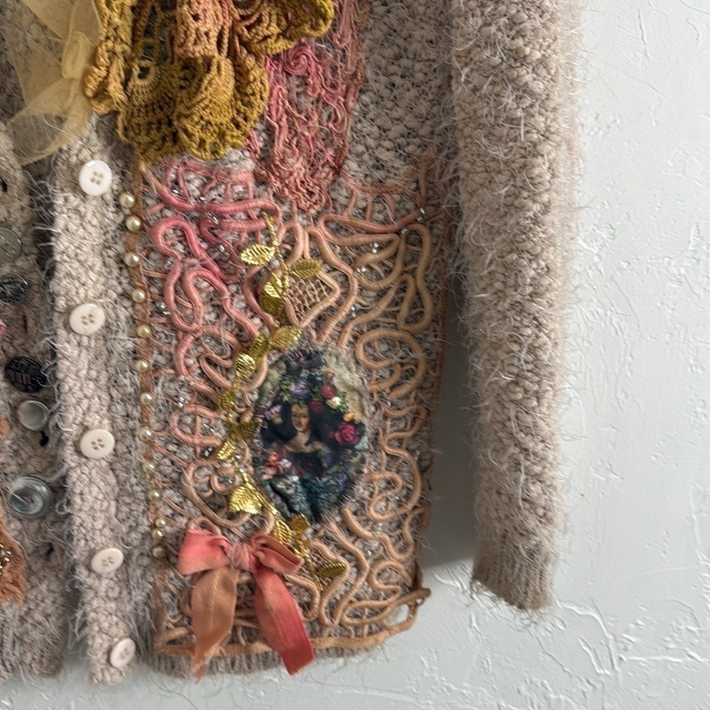 Large Boucle Cardigan Sweater Mixed Media - Picture 4 of 9
